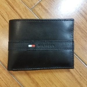 Hilfiger sleek men's wallet